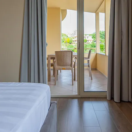 Eda Hotel 3*