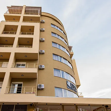 Eda Hotel 3*